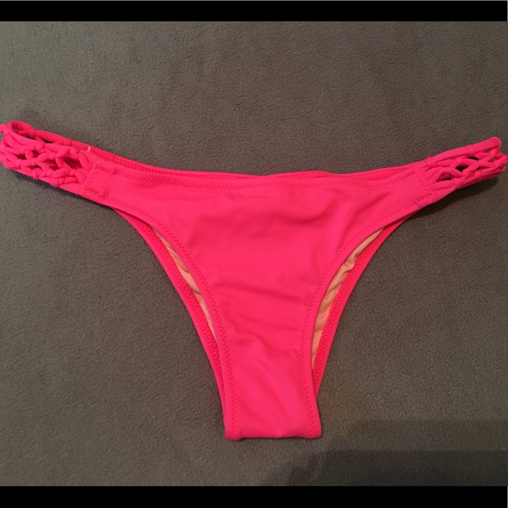 Victoria’s Secret Thong Bikini Bottom Sz S